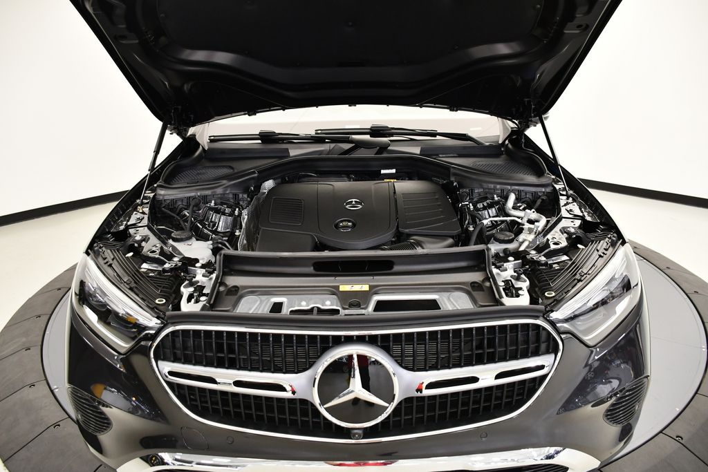 2025 Mercedes-Benz GLC 300 12