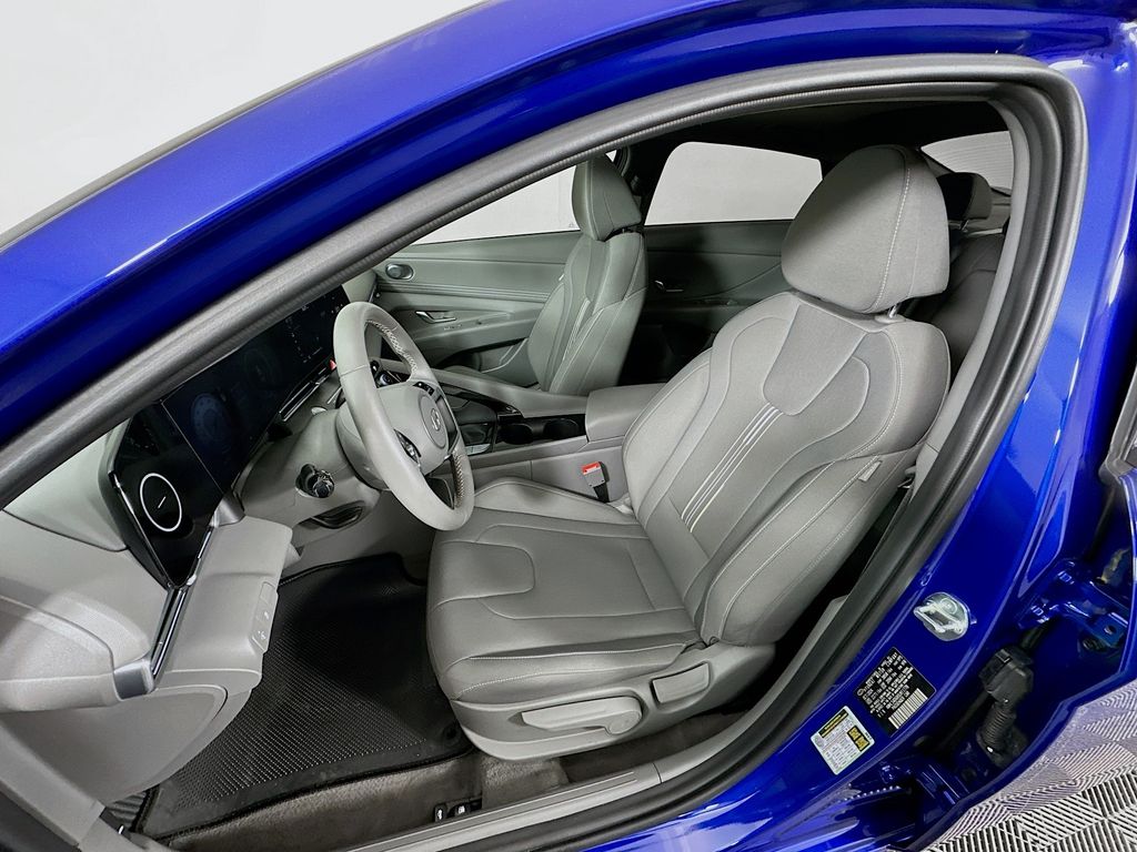 Thumbnail: 2025 Hyundai Elantra - 21