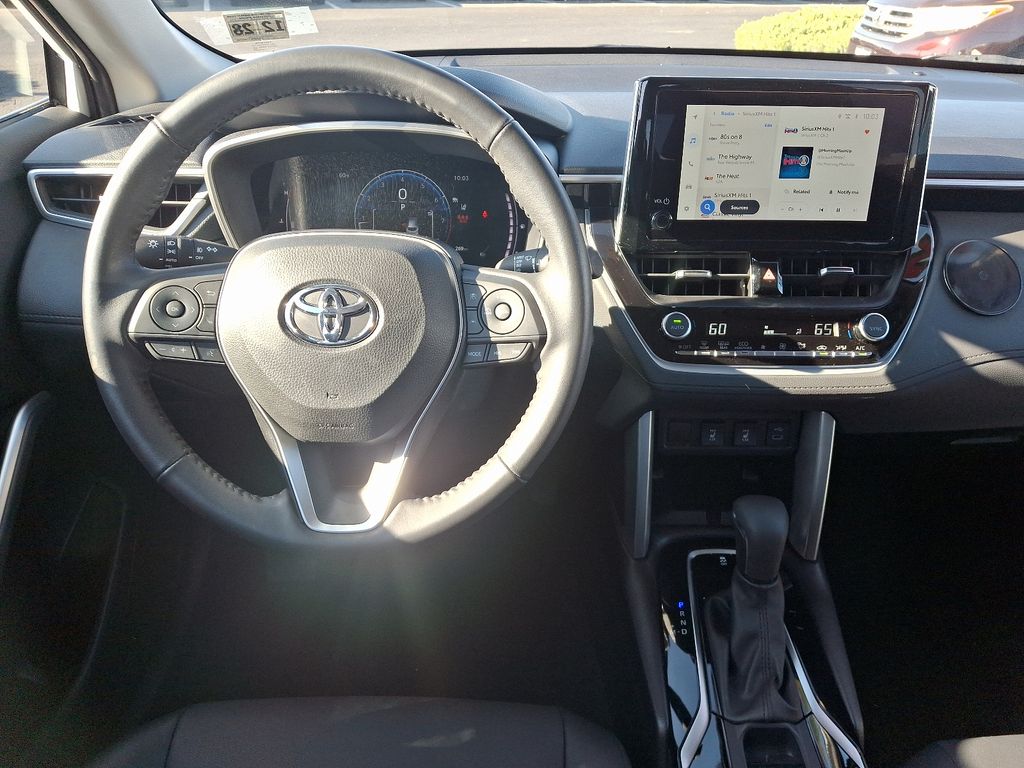 2024 Toyota Corolla Cross XLE 11