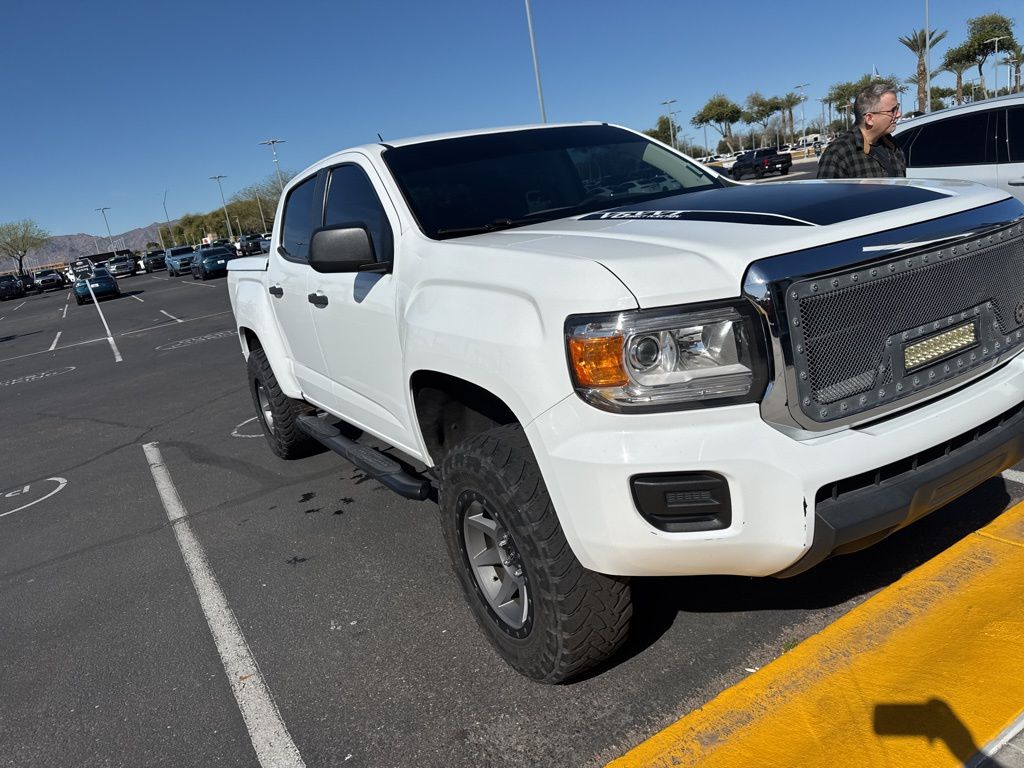 Thumbnail: 2015 GMC Canyon - 3