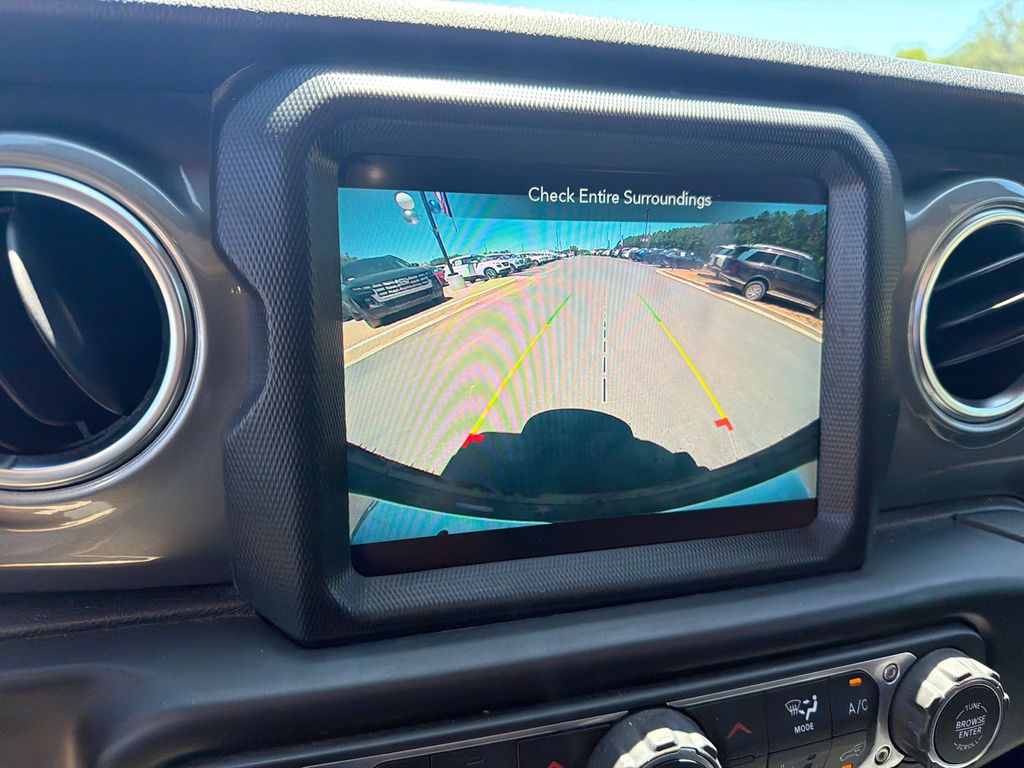 Used 2022 Red Jeep Unlimited Sahara image 29