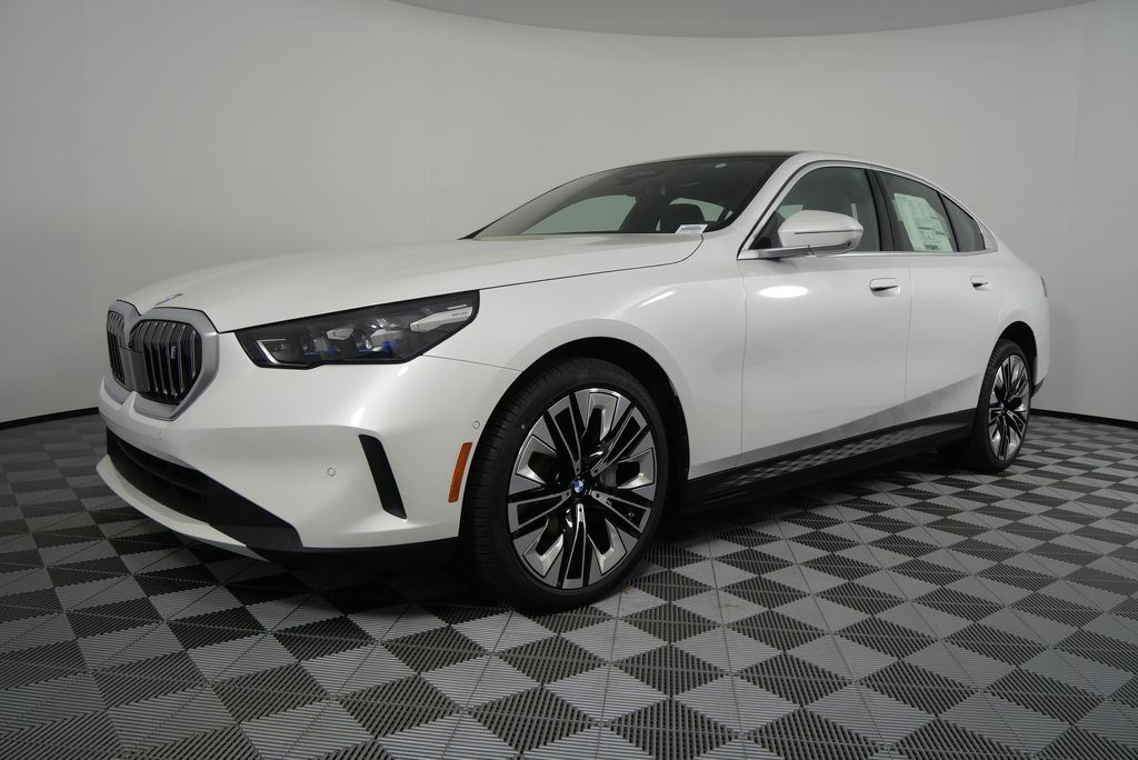 2025 BMW i5 eDrive40 8