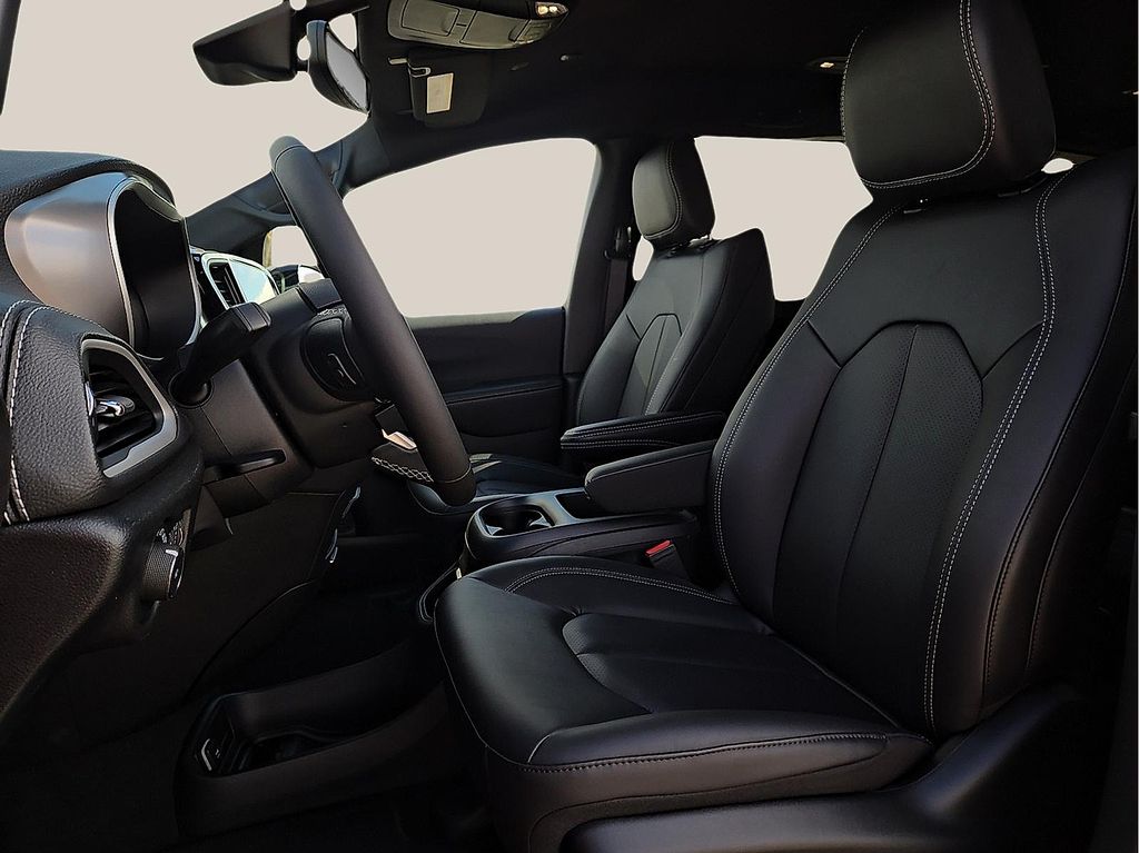 New 2026 Chrysler Pacifica For Sale in Farmington, AR