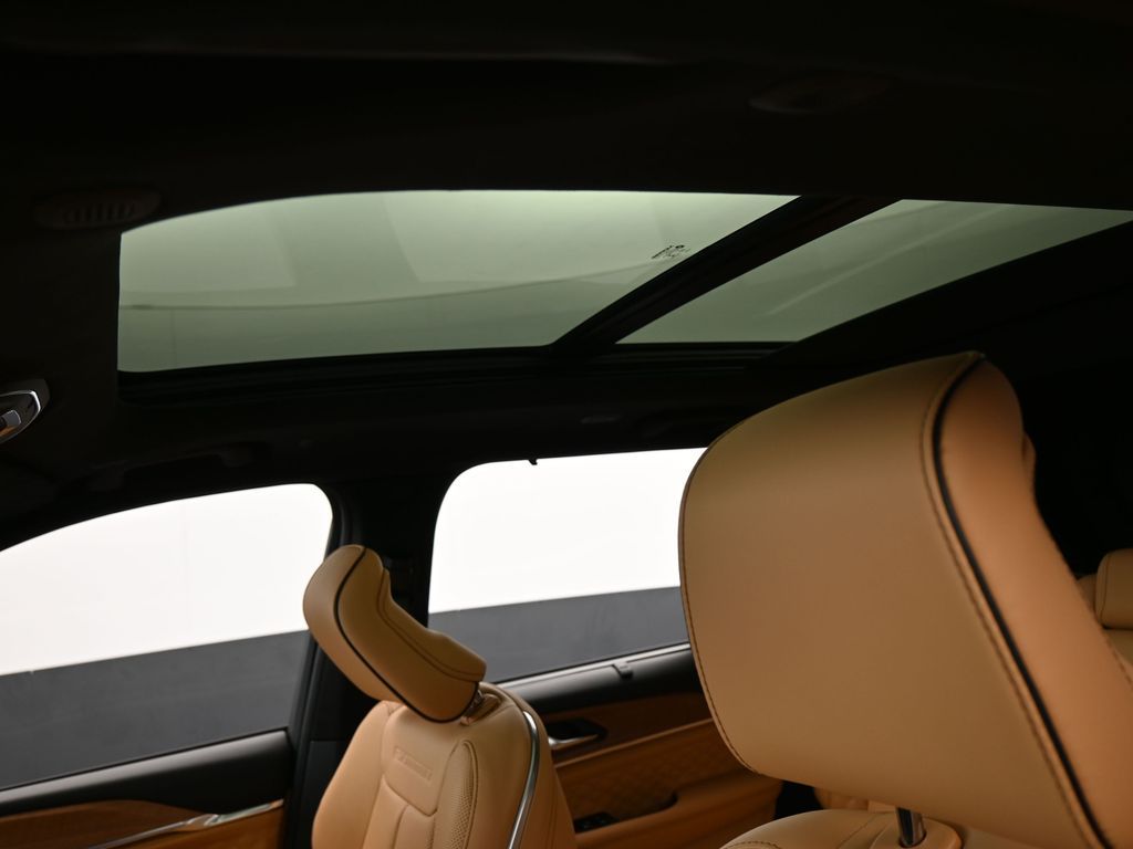 New 2026 Silver Zynith Jeep Summit image 11