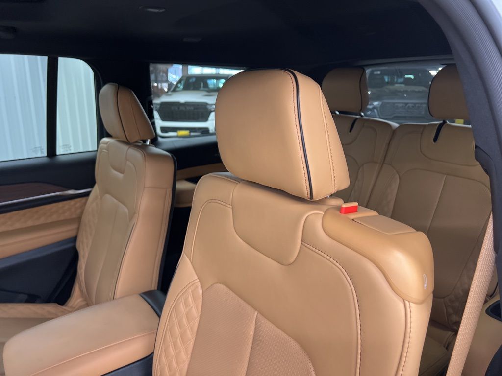 2025 Jeep Grand Cherokee L Summit - 10