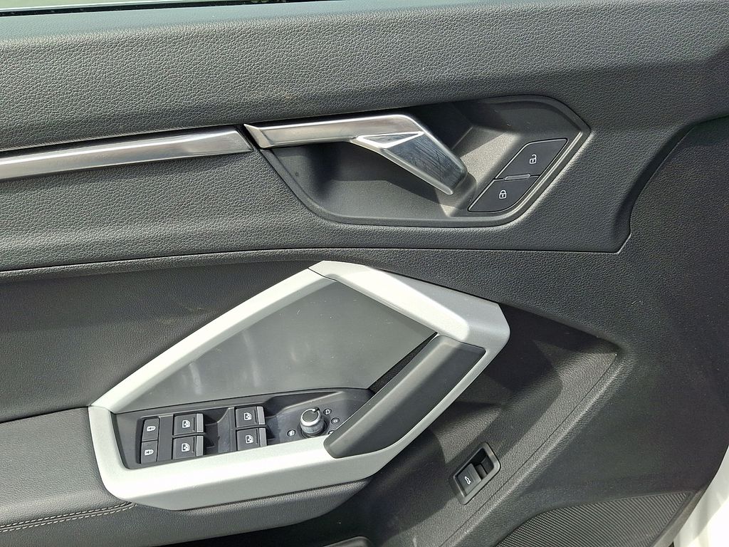 Thumbnail: 2023 Audi Q3 - 12