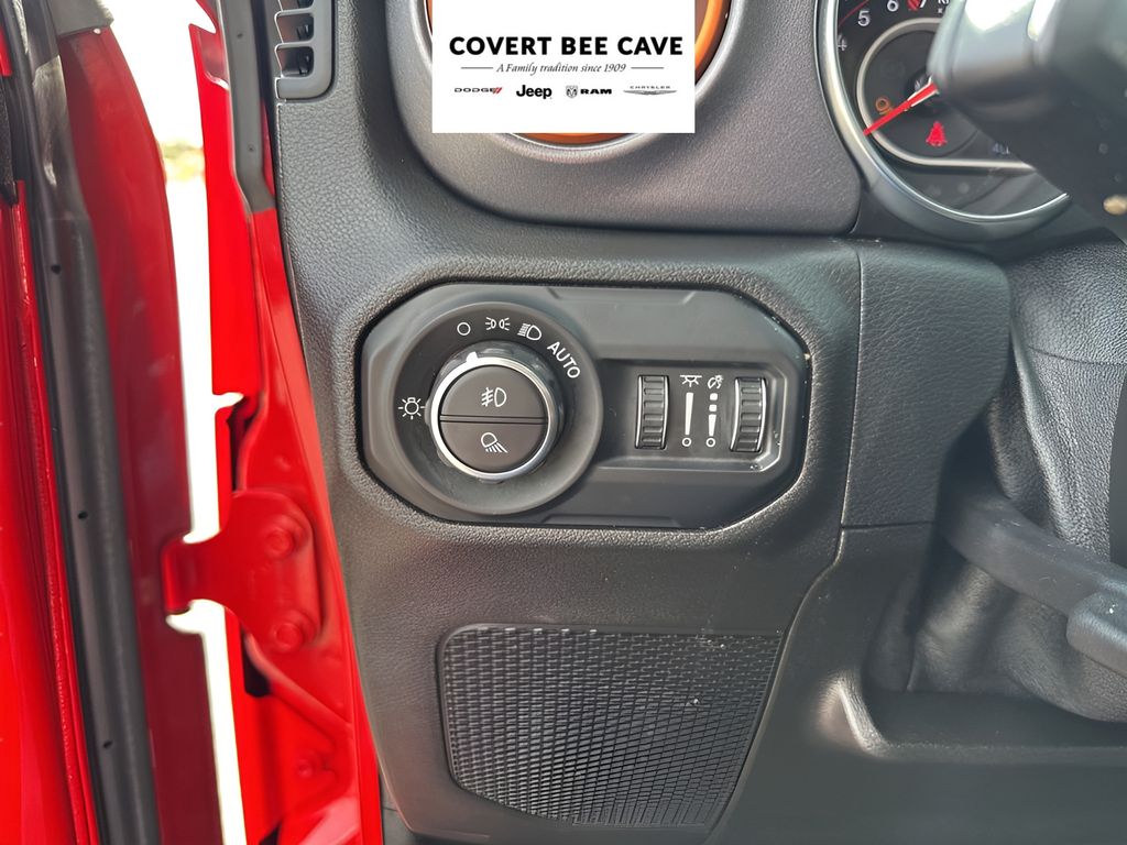 Used Car 2021 Jeep Gladiator  Mojave For Sale Under $40,000 In Austin, Texas