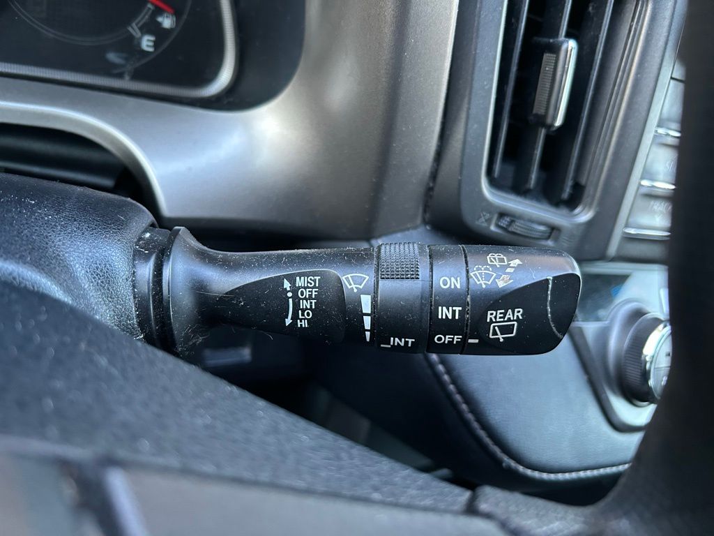 Thumbnail: 2013 Toyota RAV4 - 20