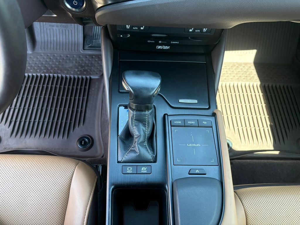 2020 Lexus ES 300h