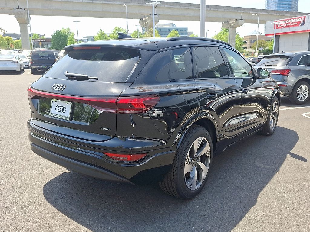 2025 Audi e-tron Premium 3