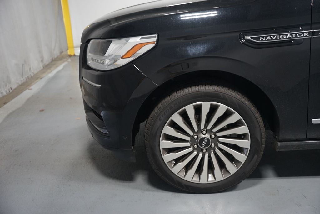 Thumbnail: 2020 Lincoln Navigator - 5