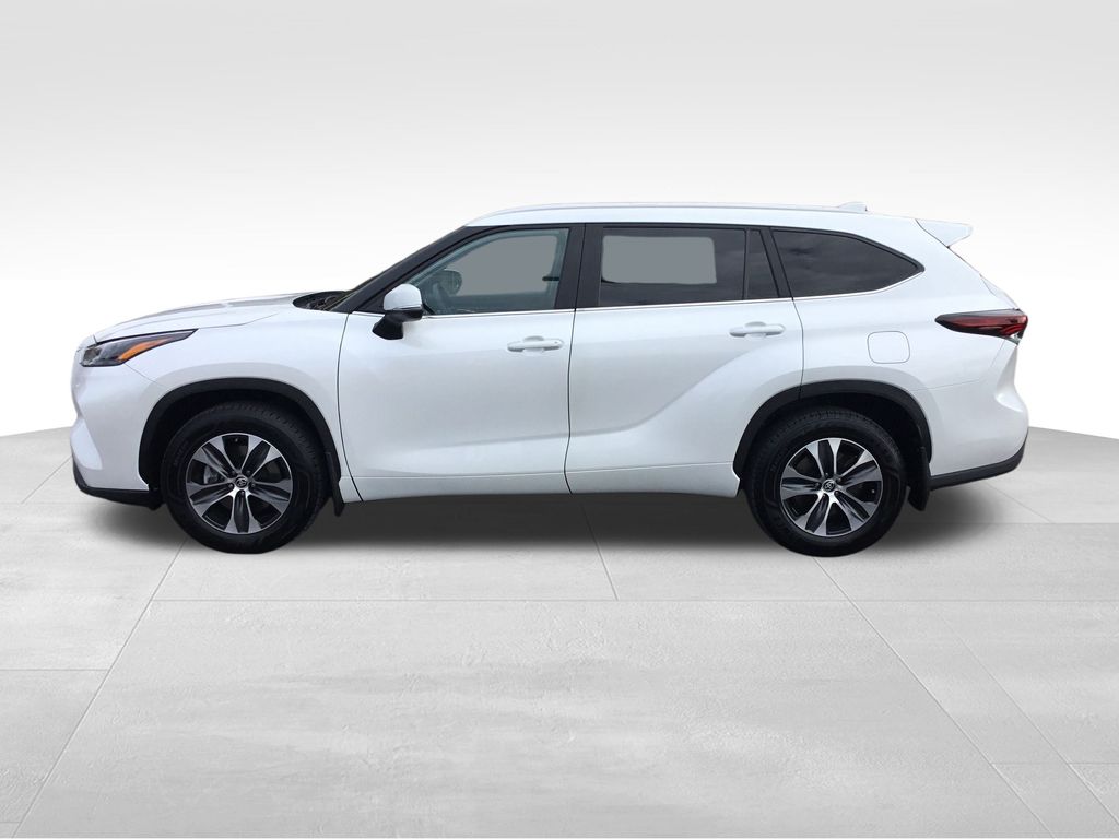 Thumbnail: 2024 Toyota Highlander - 2