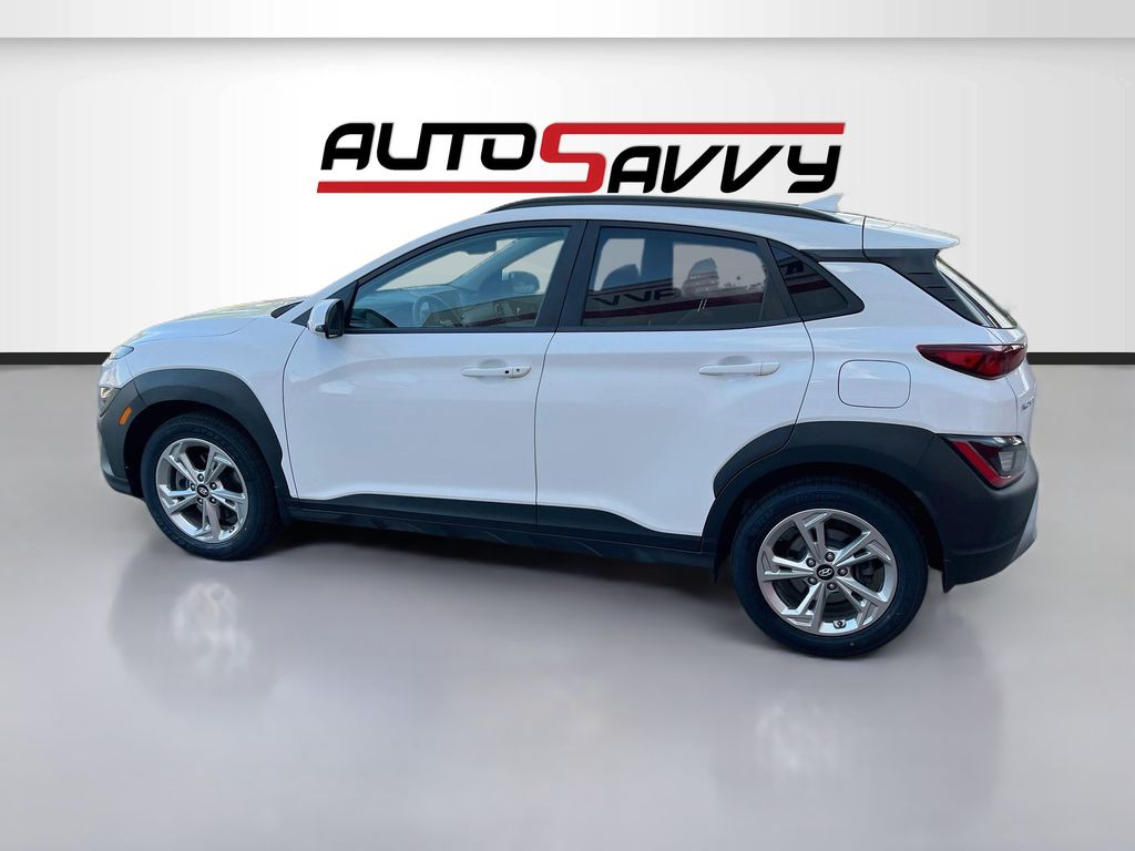 Used 2022 White Hyundai SEL image 4