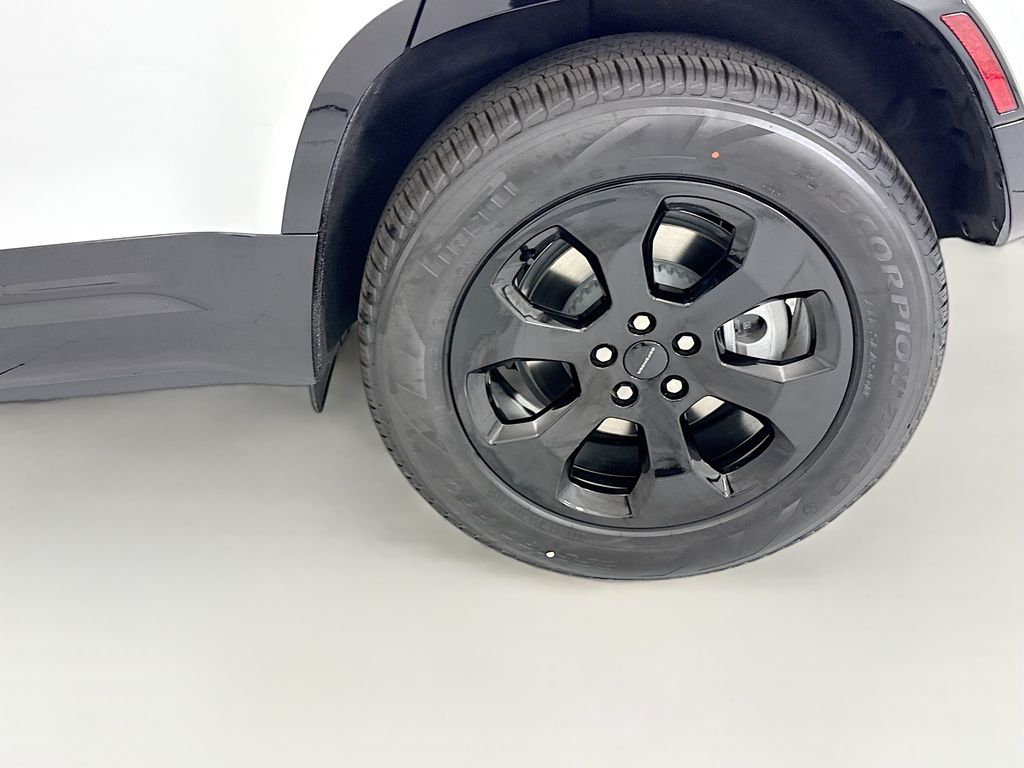 Thumbnail: 2026 Land Rover Defender - 30