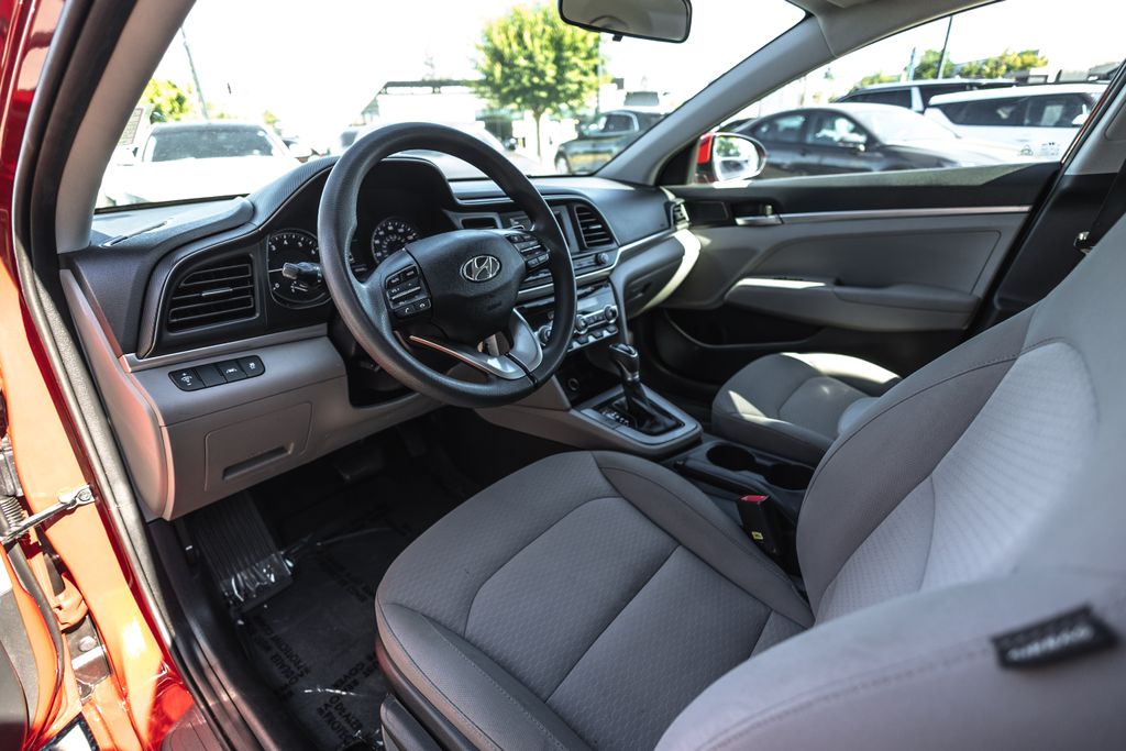 2020 Hyundai Elantra SE thumbnail 15
