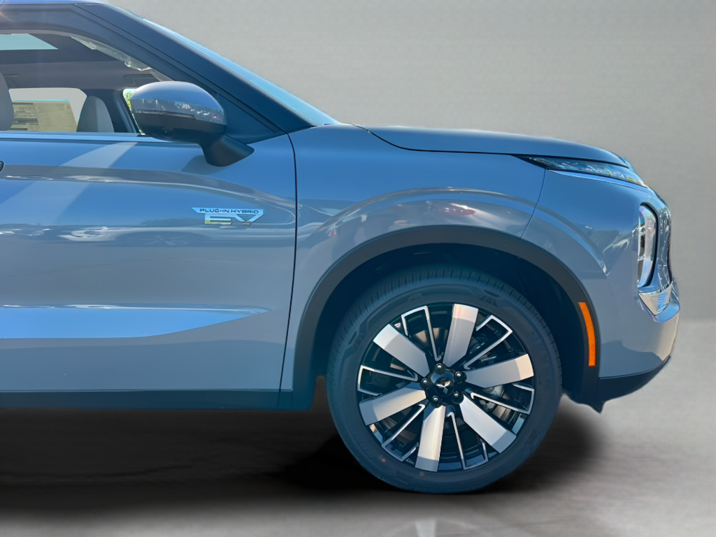 New 2026 Mitsubishi Outlander PHEV SUV