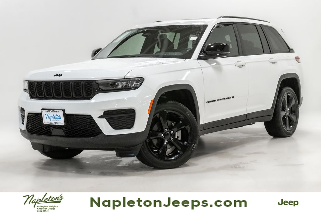 Bright White Clearcoat 2023 Jeep Grand Cherokee Altitude 4WD SUV / Crossover Four-Wheel Drive 8-Speed Automatic