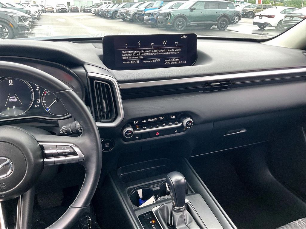 2025 Mazda CX-50 — photo 17