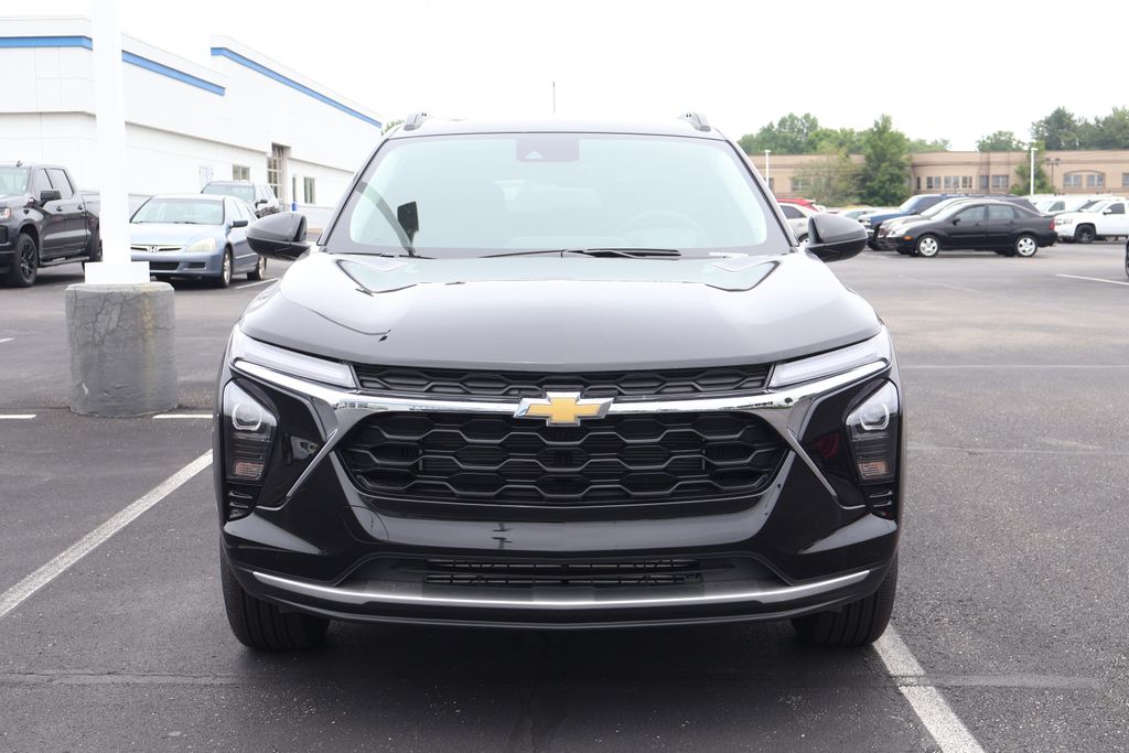 Thumbnail: 2025 Chevrolet Trax - 2
