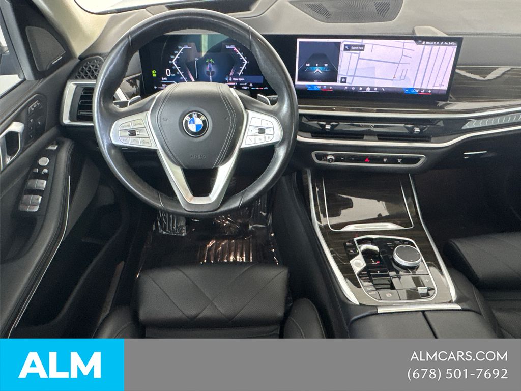 Used 2024  BMW xDrive40i image 28