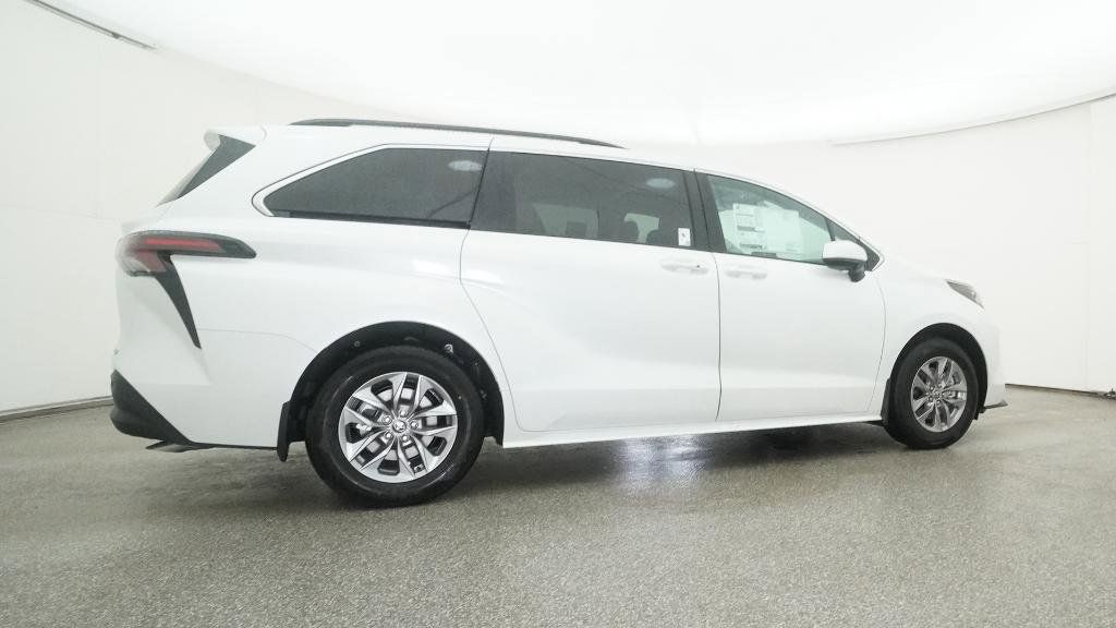 Thumbnail: 2025 Toyota Sienna - 23