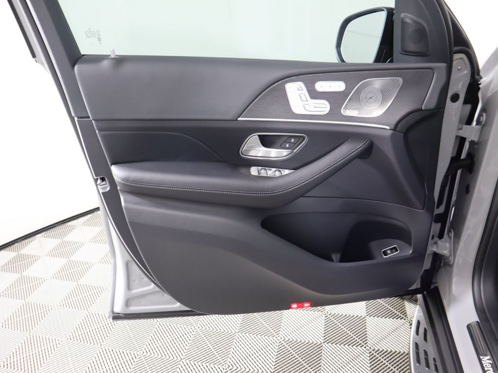 Thumbnail: 2026 Mercedes-Benz GLS - 26