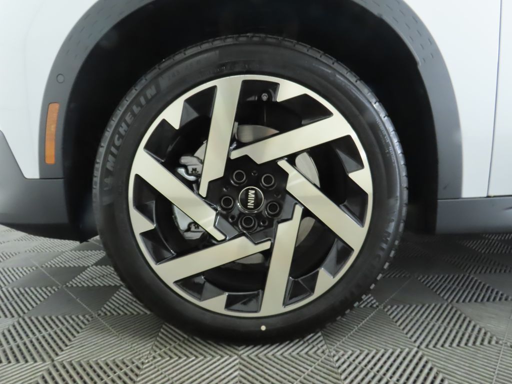 2025 MINI Cooper Countryman Iconic 32