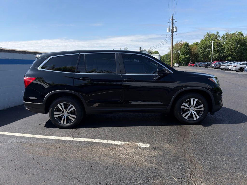 Thumbnail: 2017 Honda Pilot - 6