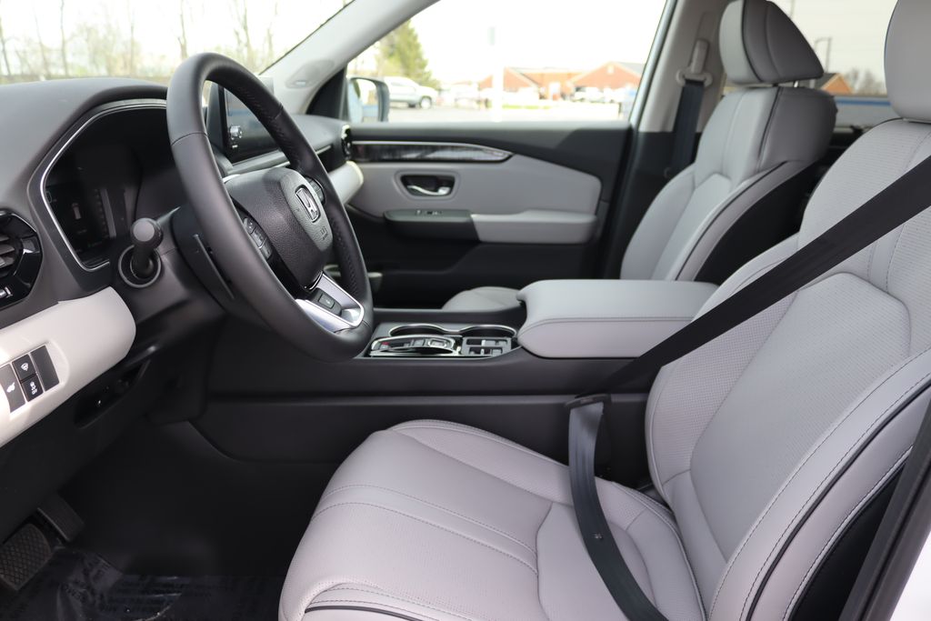 2025 Honda Pilot Elite 32