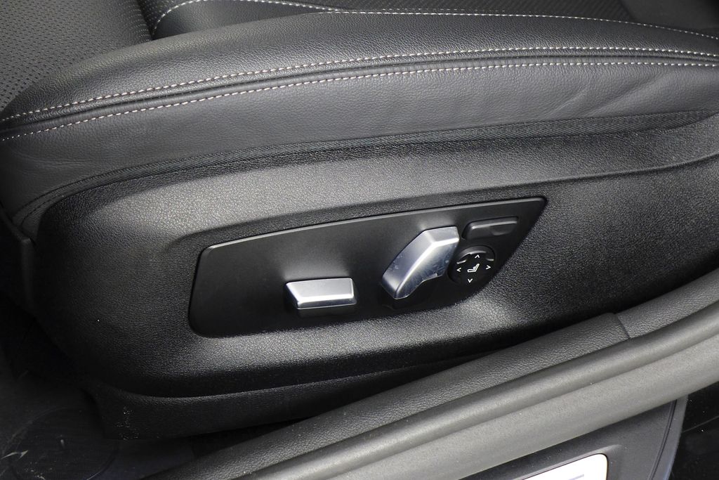 2022 BMW 5 Series 530e iPerformance 22