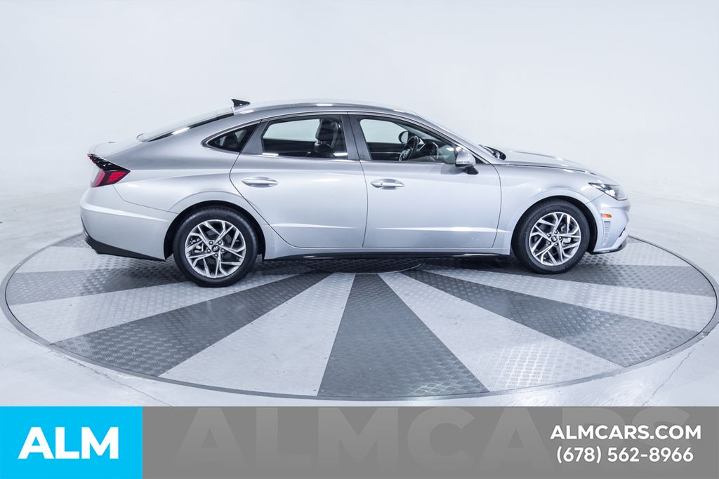 Used 2020 Silver Hyundai SEL image 11