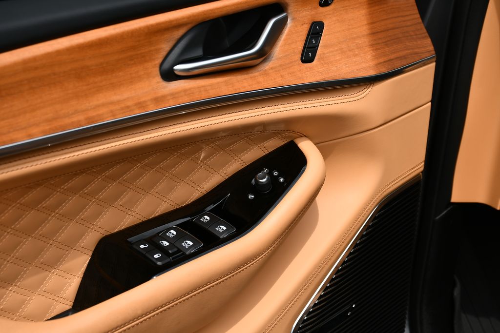 Thumbnail: 2023 Jeep Grand Cherokee - 5