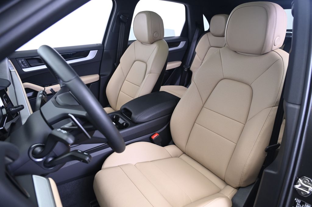Thumbnail: 2025 Porsche Cayenne - 5
