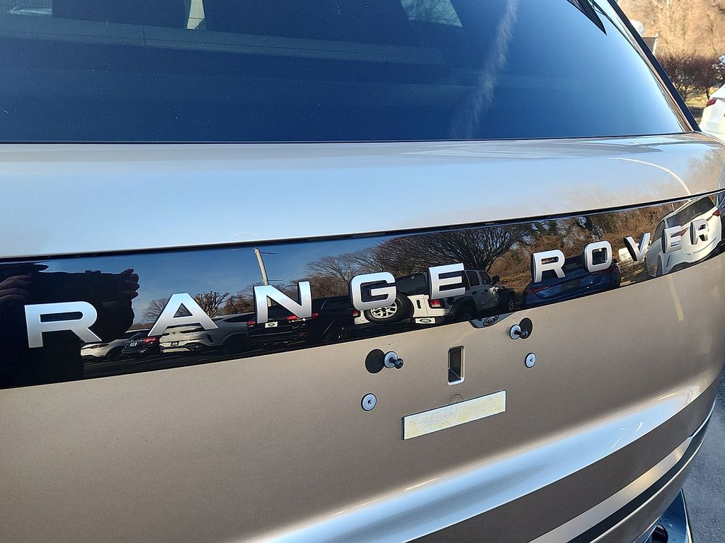 Thumbnail: 2024 Land Rover Range Rover - 31