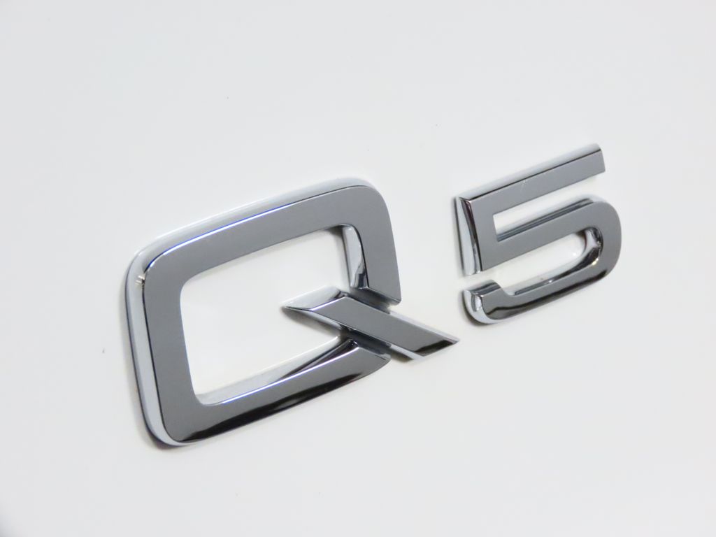 Thumbnail: 2023 Audi Q5 - 10