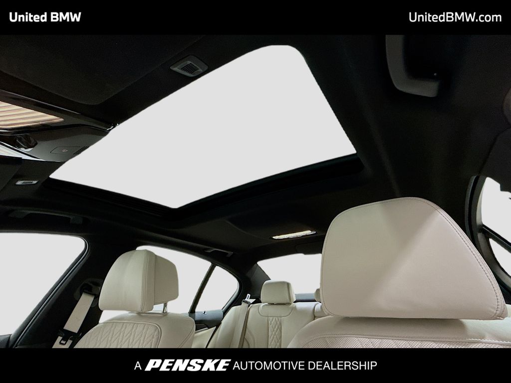 Thumbnail: 2021 BMW 5 Series - 12