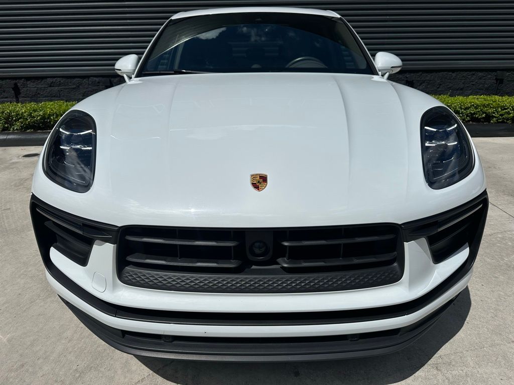 Thumbnail: 2023 Porsche Macan - 8