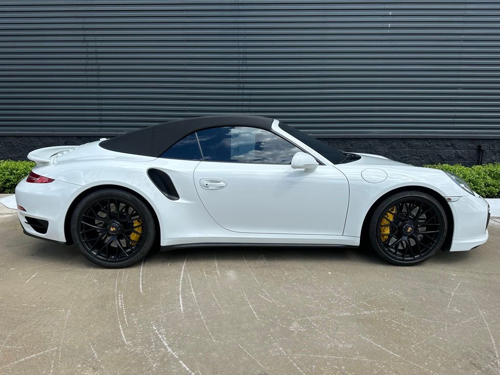 Thumbnail: 2014 Porsche 911 - 8