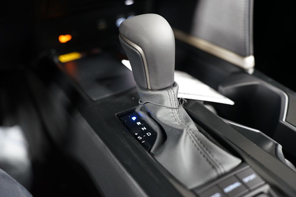 Thumbnail: 2025 Toyota Camry - 22