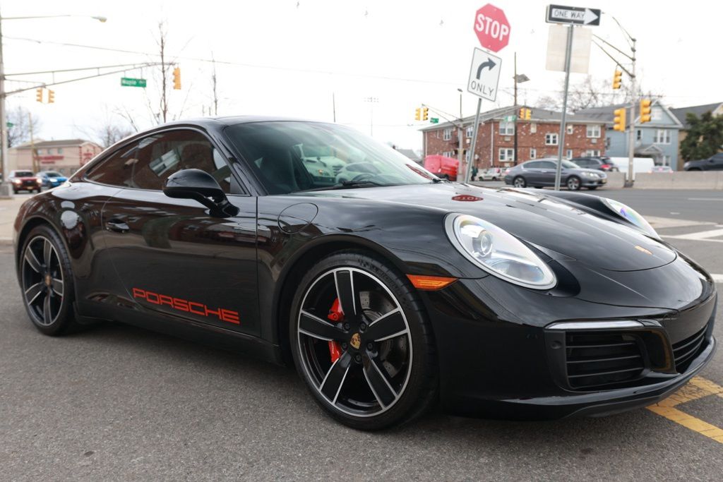 2017 Porsche 911 Carrera S Coupe RWD