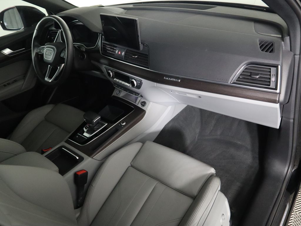 Thumbnail: 2022 Audi Q5 - 18