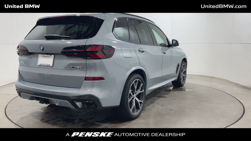 Thumbnail: 2026 BMW X5 - 8