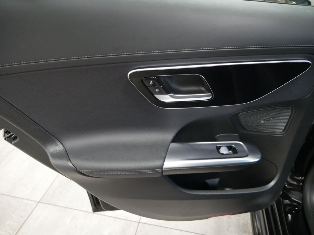 Thumbnail: 2023 Mercedes-Benz C-Class - 19