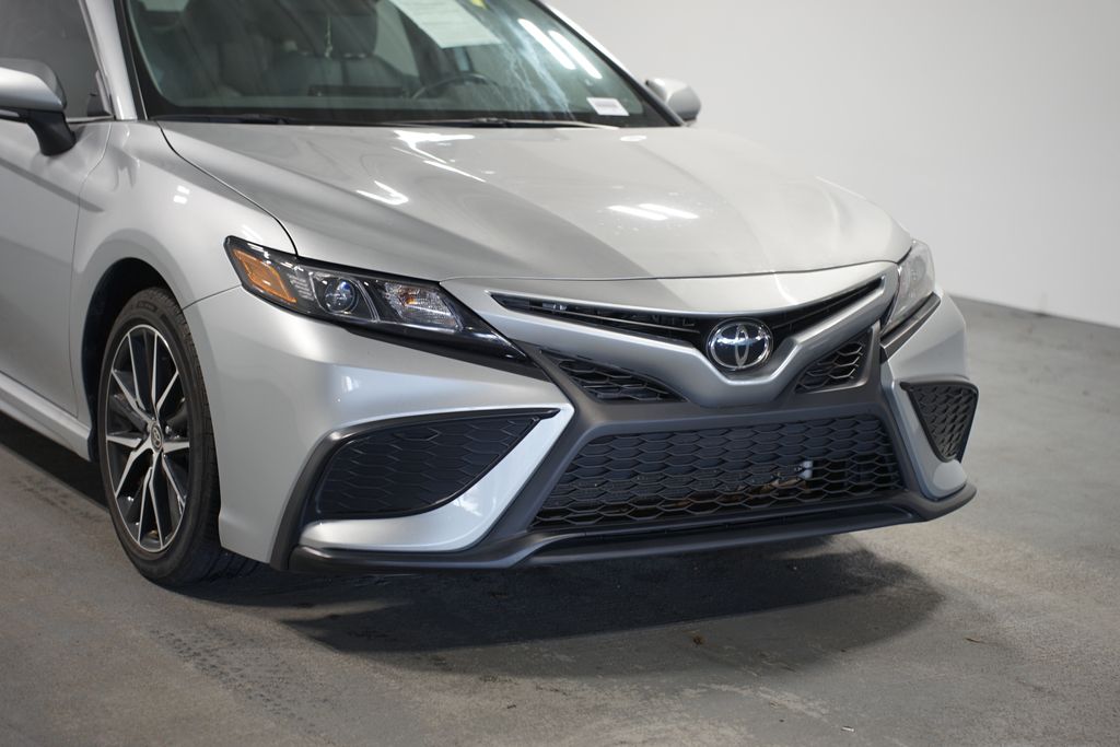 2023 Toyota Camry SE 4