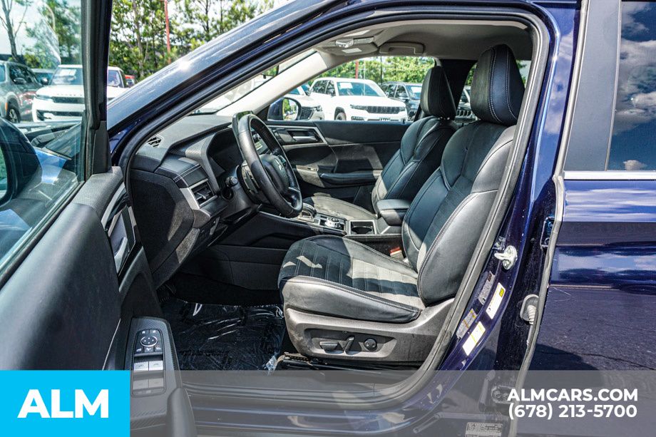 Used 2024 Blue Mitsubishi SE image 19