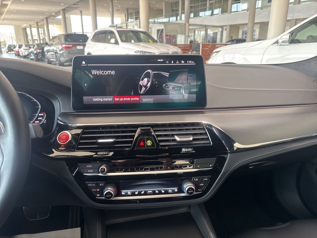 Thumbnail: 2022 BMW M5 - 17