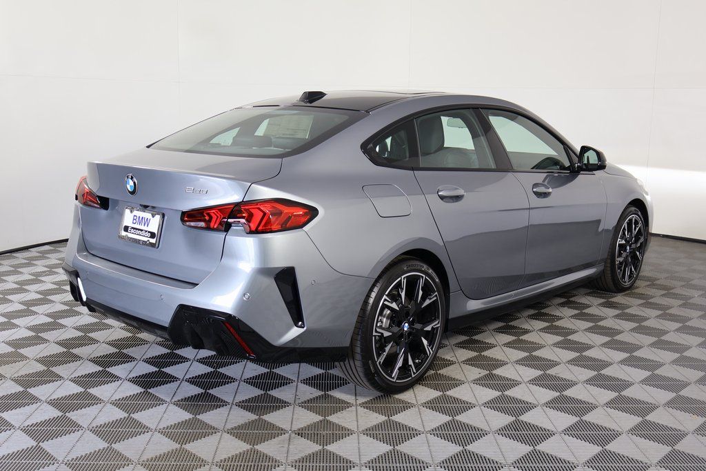 Thumbnail: 2026 BMW 2 Series - 2