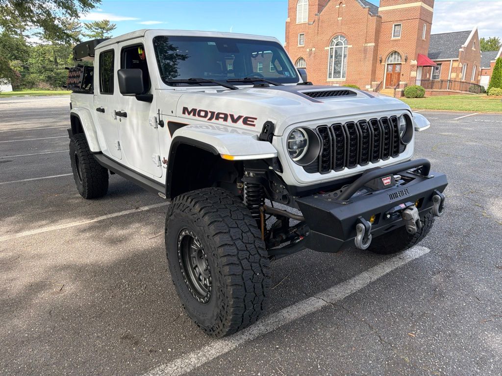 Used 2021 White Jeep Mojave image 4