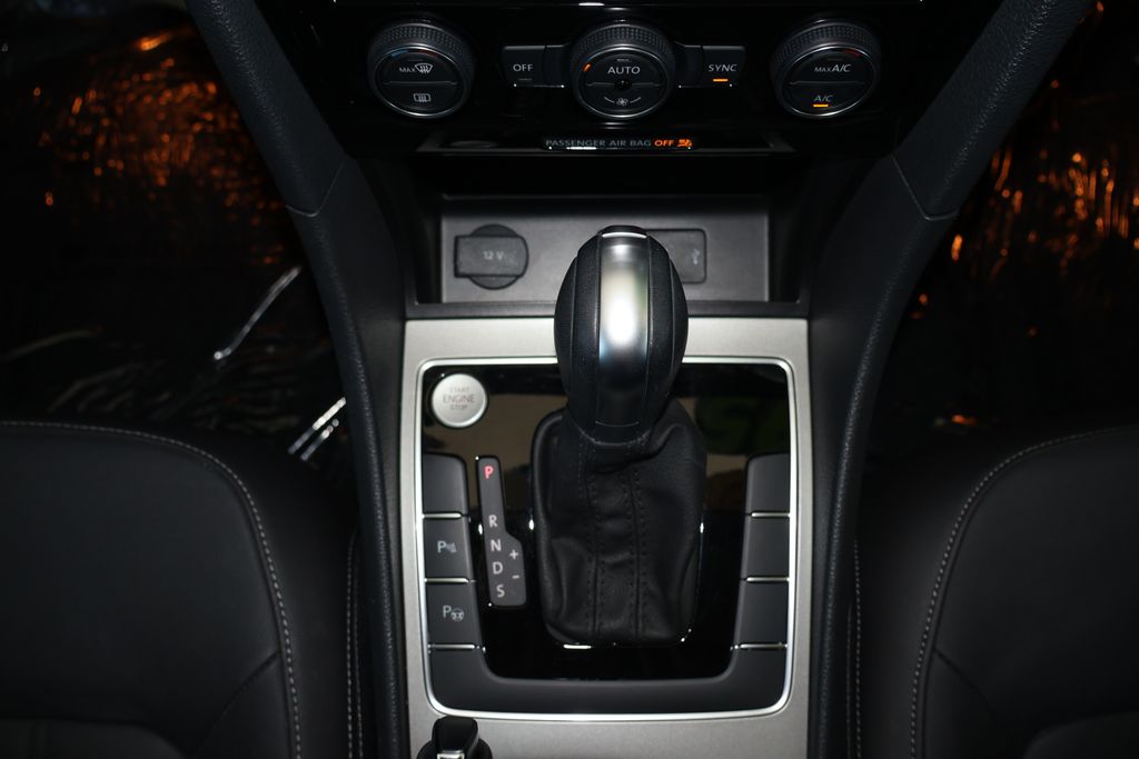 2020 Volkswagen Passat 2.0T 17