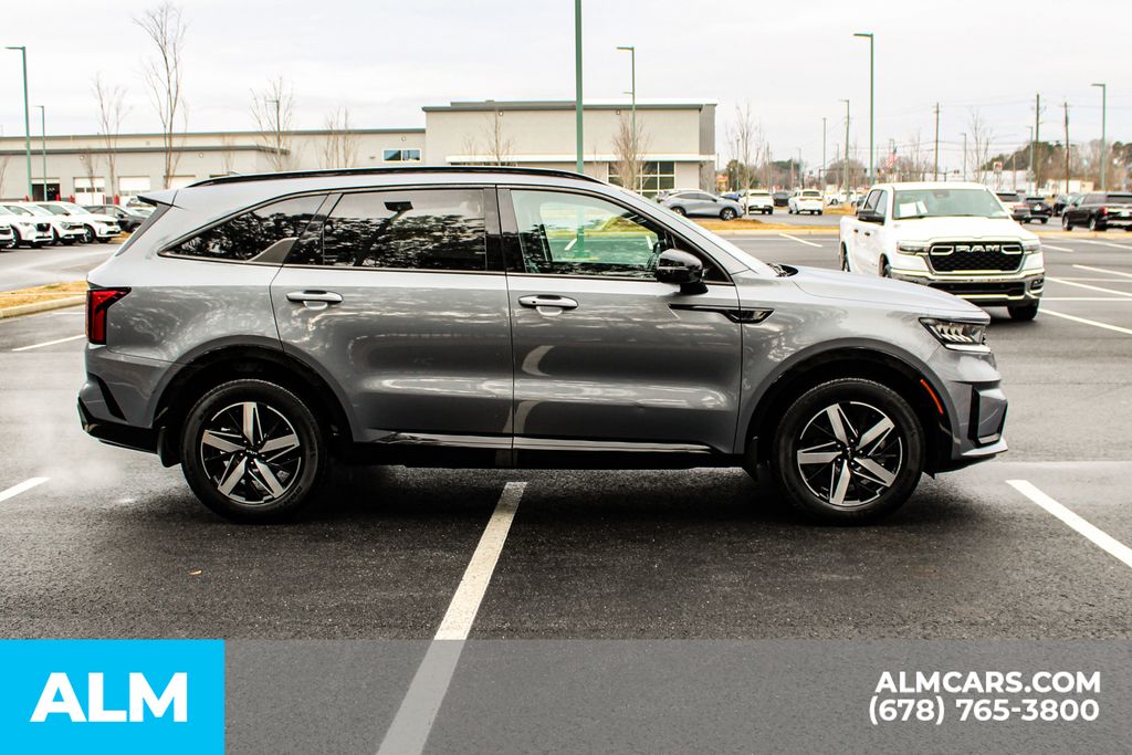 Used 2022 Silver Kia S image 9